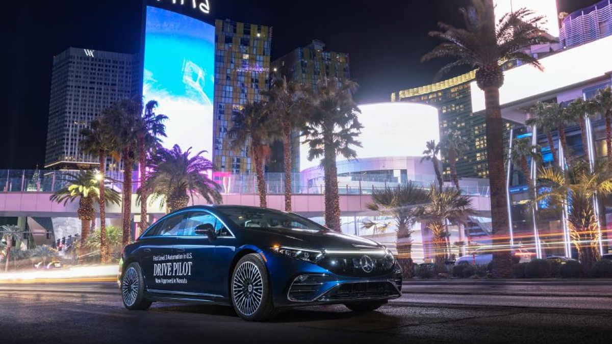 Mercedes-Benz car with Drive Pilot sits on a road in front of Aria hotel in Las Vegas
